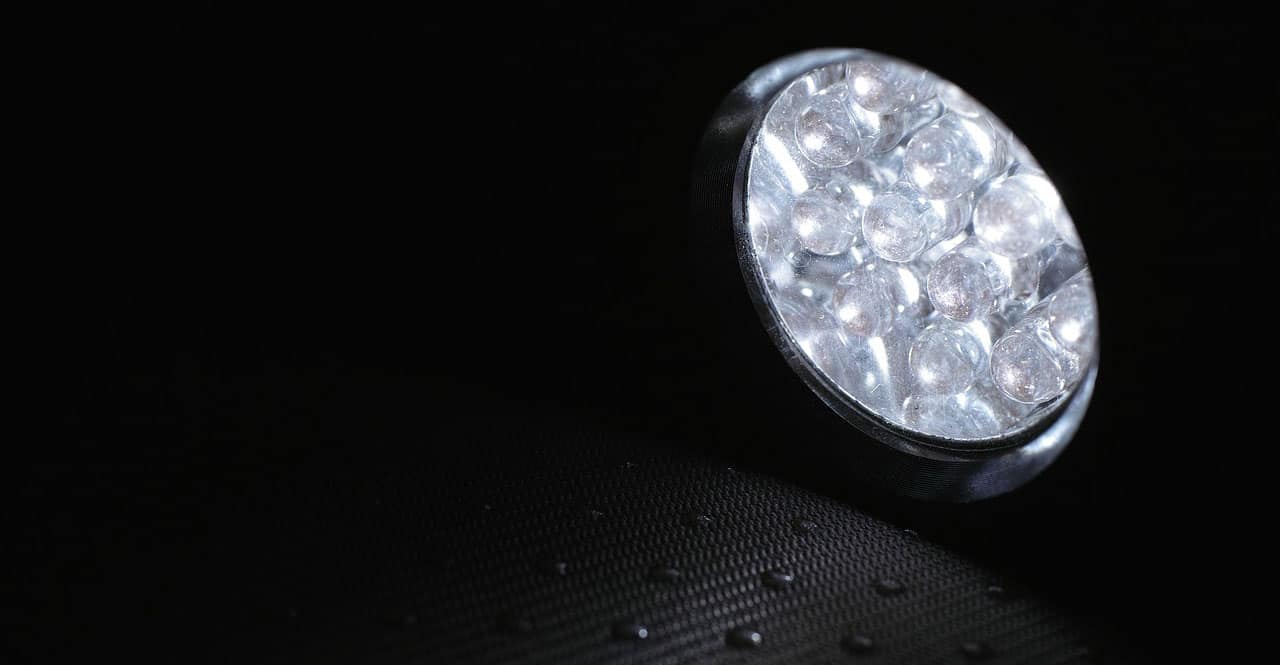 best-1000-lumens-flashlight-featured-image